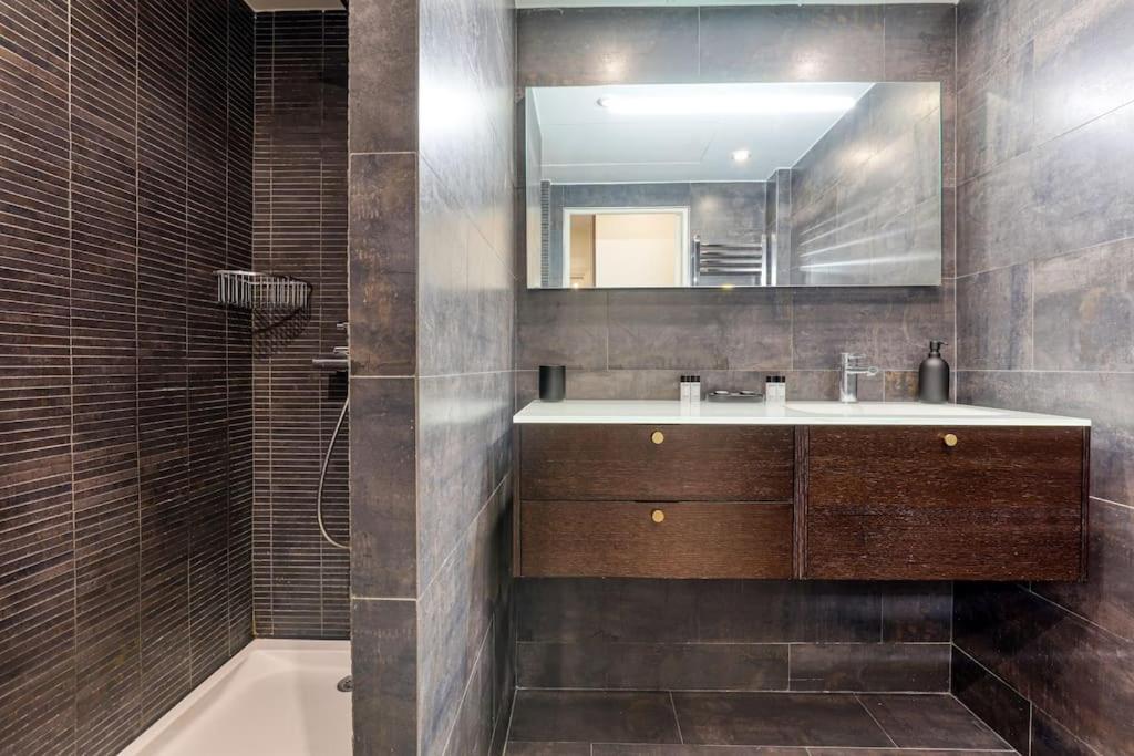 Montaigne Executive Suite ปารีส ภายนอก รูปภาพ