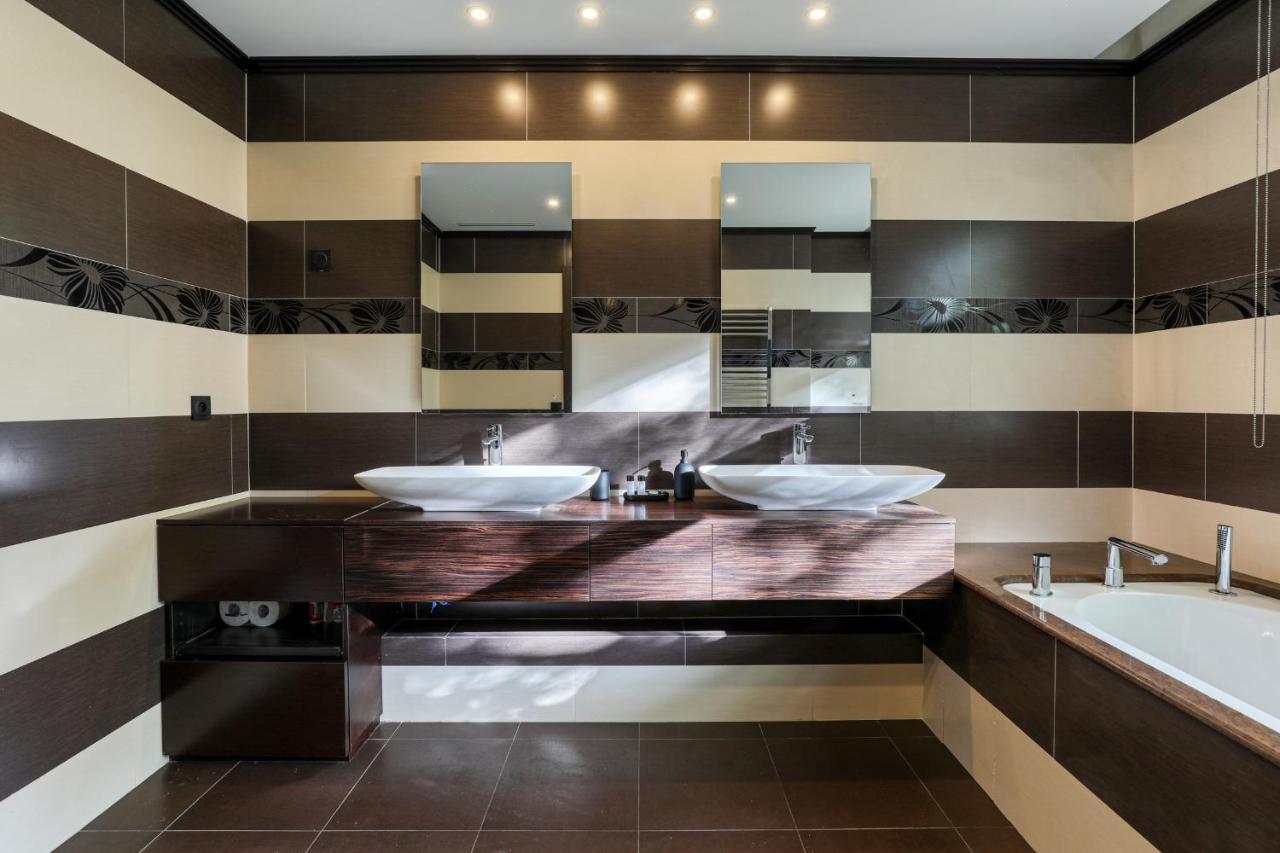 Montaigne Executive Suite ปารีส ภายนอก รูปภาพ